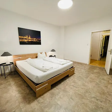 Dill Pacellistrasse * פליינפילד